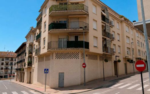 Calle Tilos con Avd. de la Estación